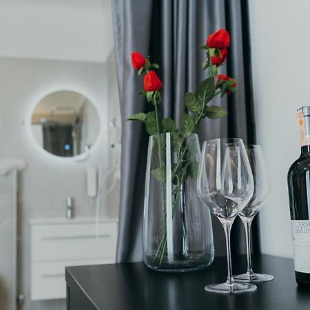 Poppy Downtown Suites Sarajevo SJJ Exterior foto